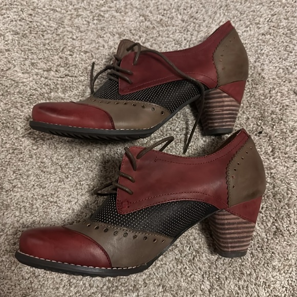 L’Artiste Spring Step Brynn Dark Red Multi Lace Up Booties - Picture 1 of 6